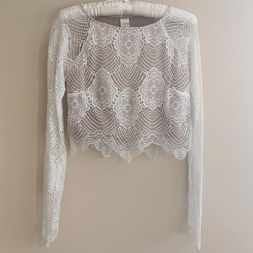 NWOT Nude+White Lace Cropped Top by Monaco USA